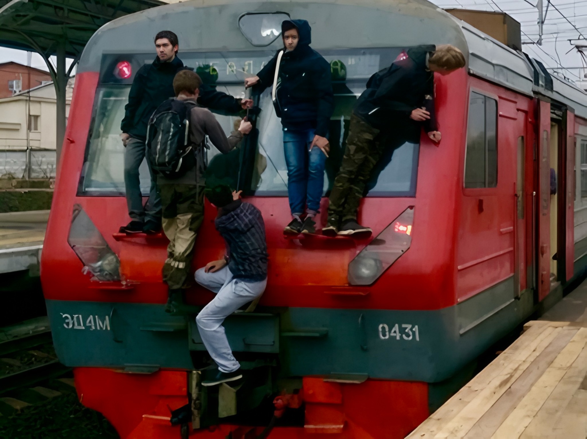 Опасность зацепинга: предупреждение от Находкинской транспортной прокуратуры.