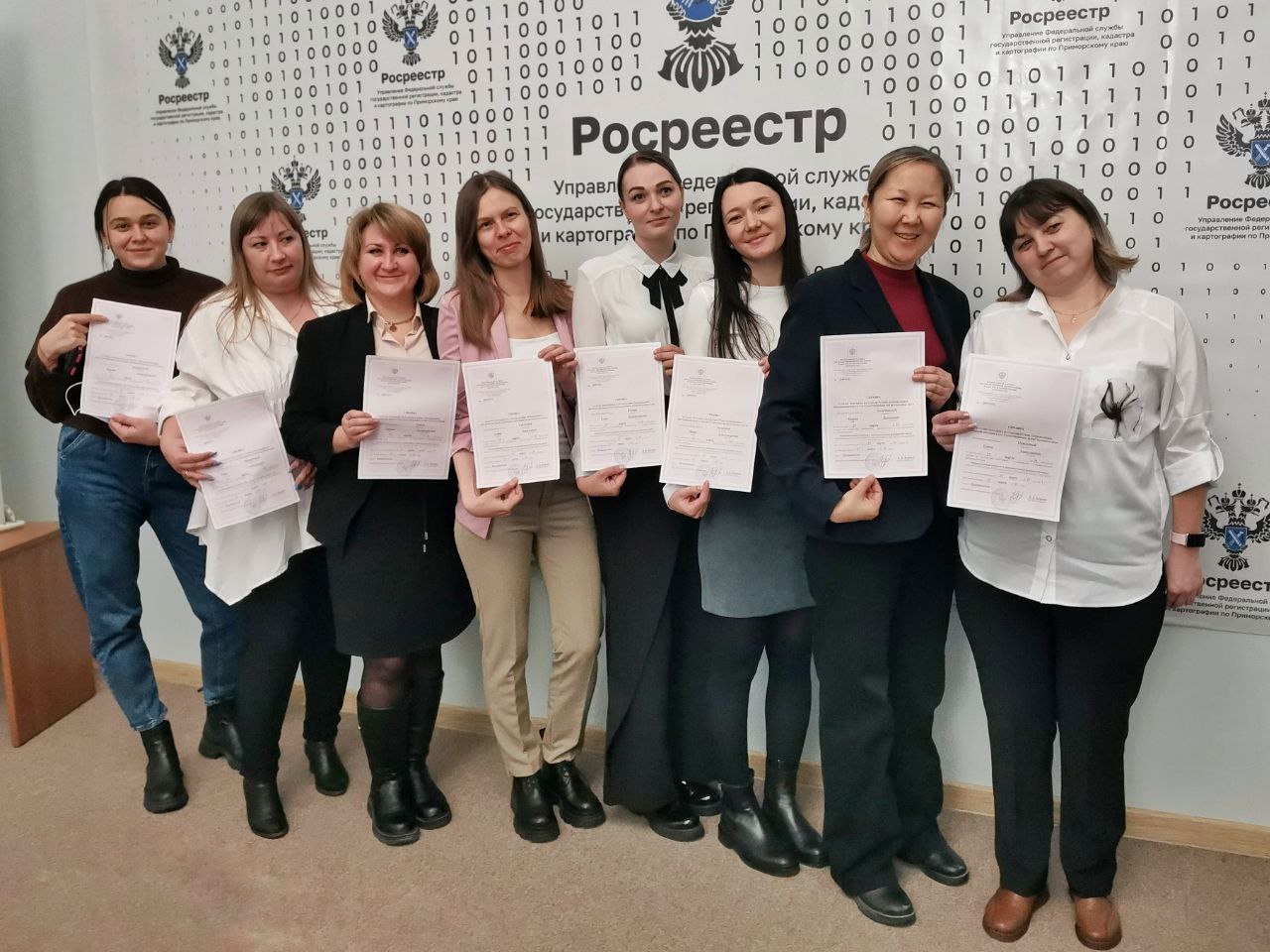 Во Владивостоке состоялся экзамен для будущих  регистраторов прав.
