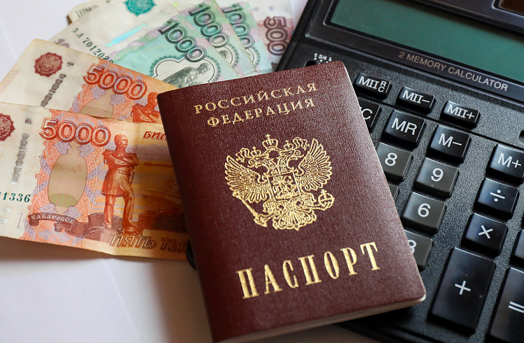 Около 27 тысяч приморских семей получают помощь из краевого бюджета по оплате услуг ЖКХ.