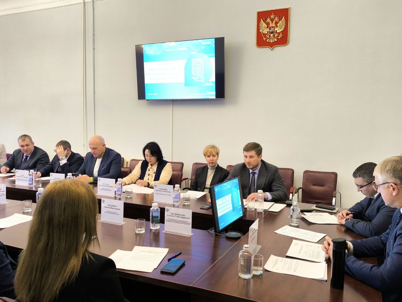 В начале рабочей недели в Приморском Росреестре состоялось заседание Общественного совета. На совещании члены совета обсудили дальнейший план работы на текущий год, крупные инвестиционные проекты в регионе, а также проблемы и ограничения, с которыми сталк.